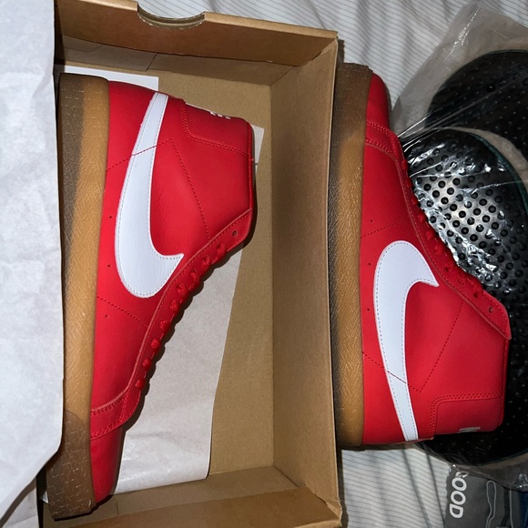 Nike Blazer SB Red X White w/ gum soles! Size 10M or 11.5W Brand New - Picture 4 of 4
